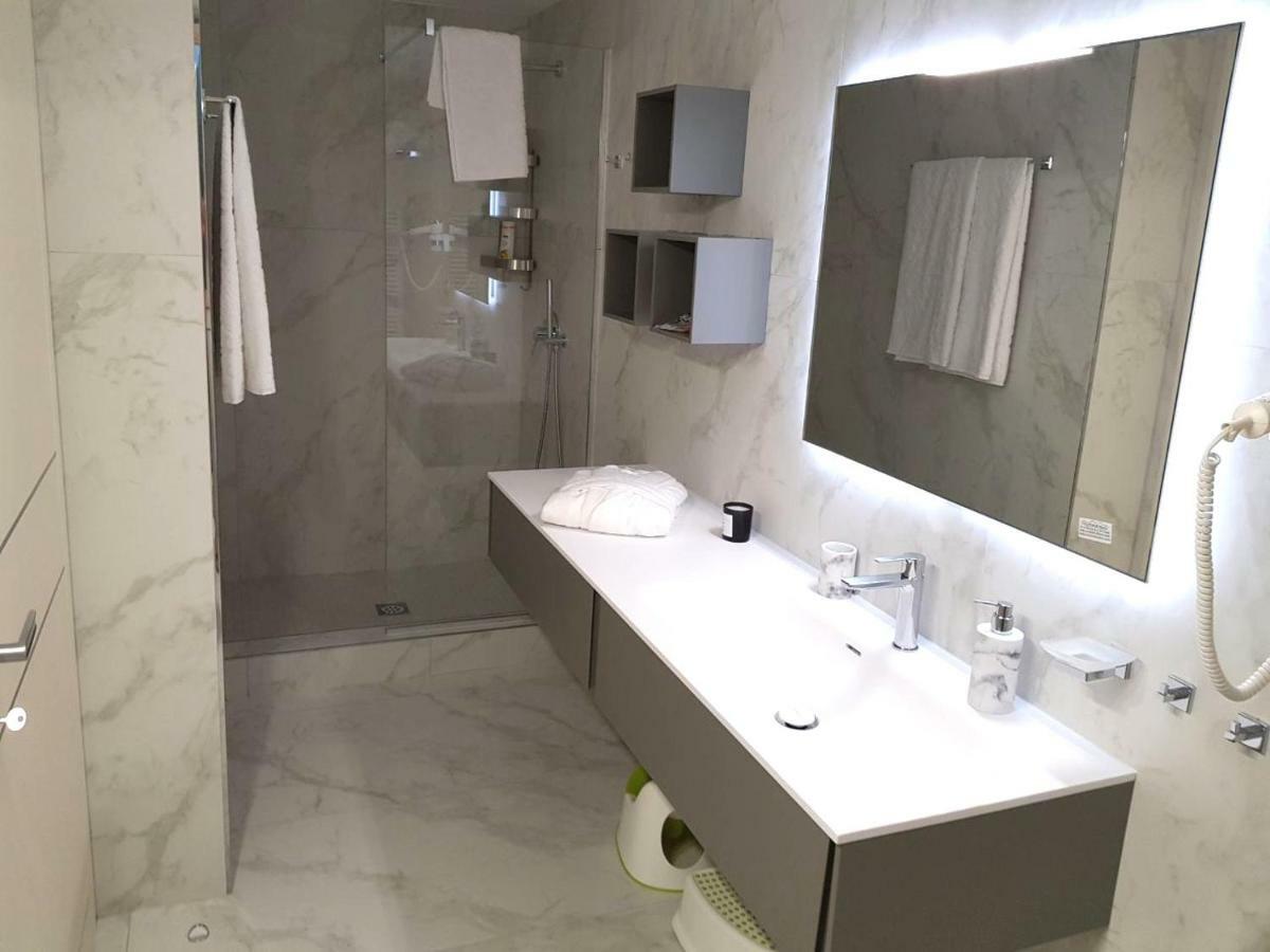 Deluxe Apartments Garda Sirmione Exterior photo