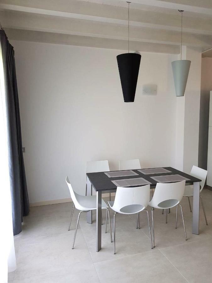 Deluxe Apartments Garda Sirmione Exterior photo