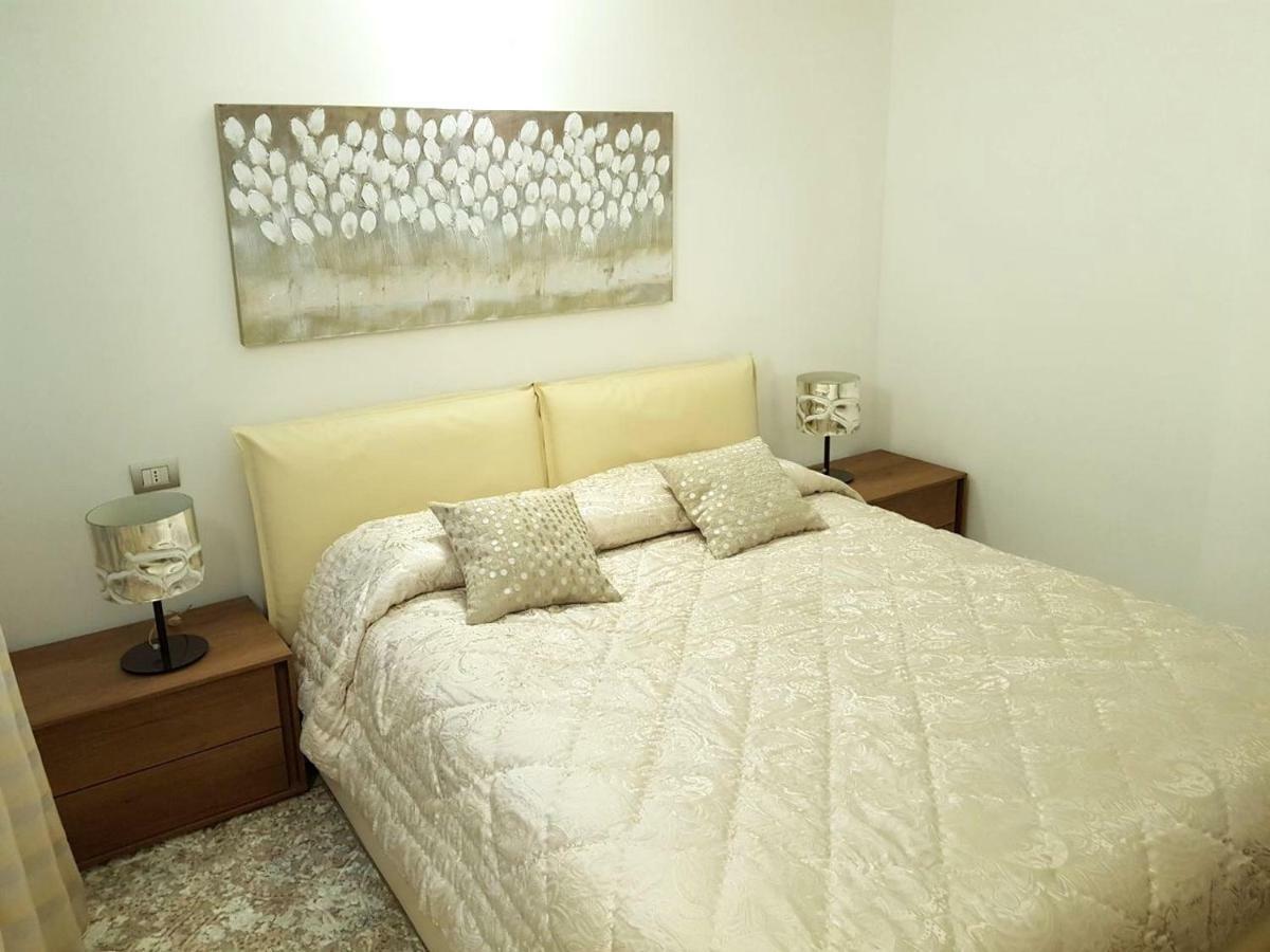 Deluxe Apartments Garda Sirmione Exterior photo