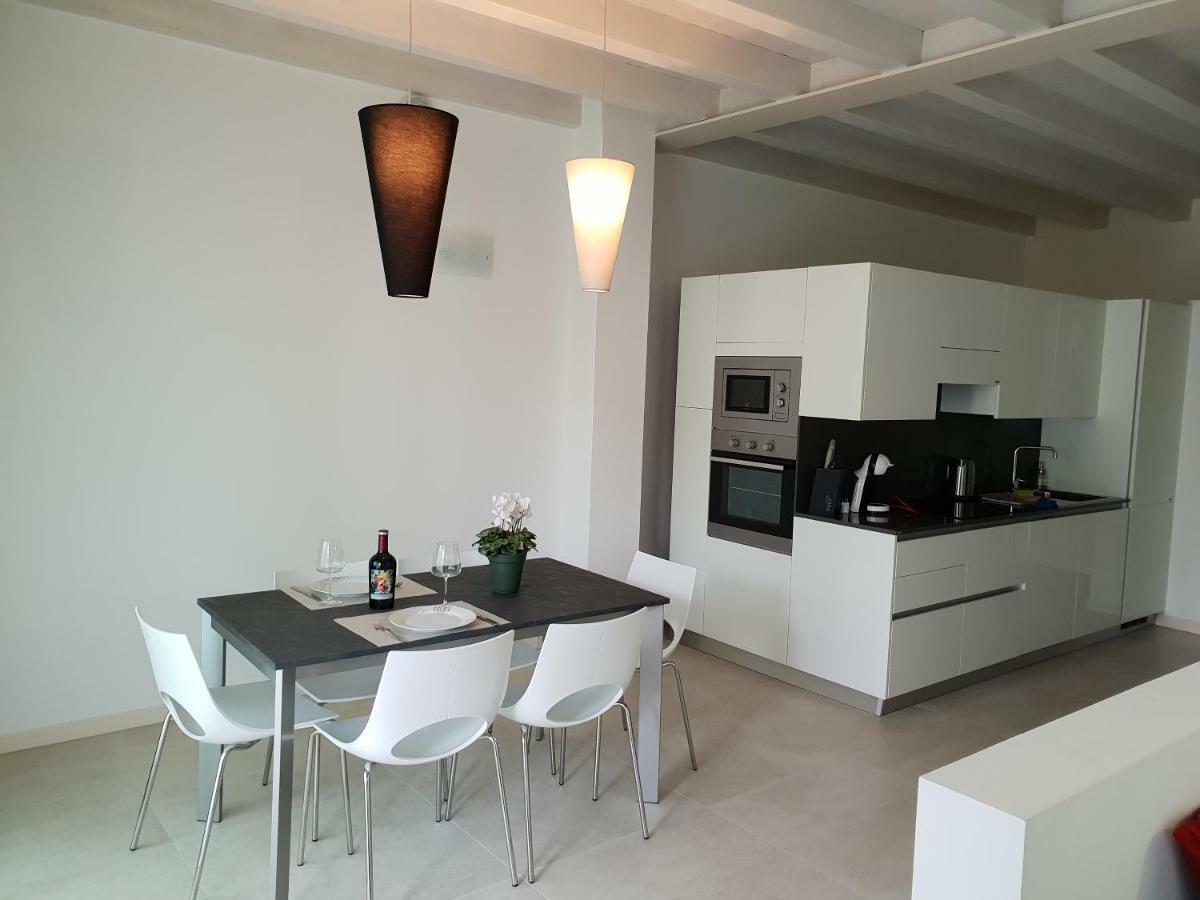 Deluxe Apartments Garda Sirmione Exterior photo